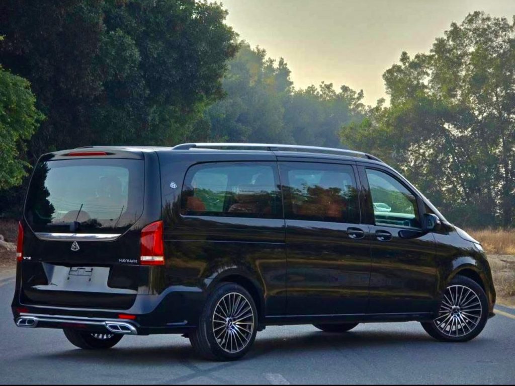 Mercedes V-Class 250 Maybach side view
