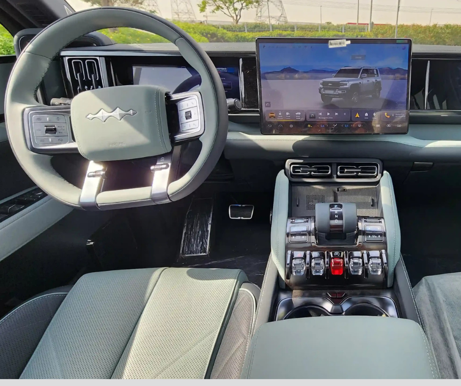 BYD Leopard 5 interior