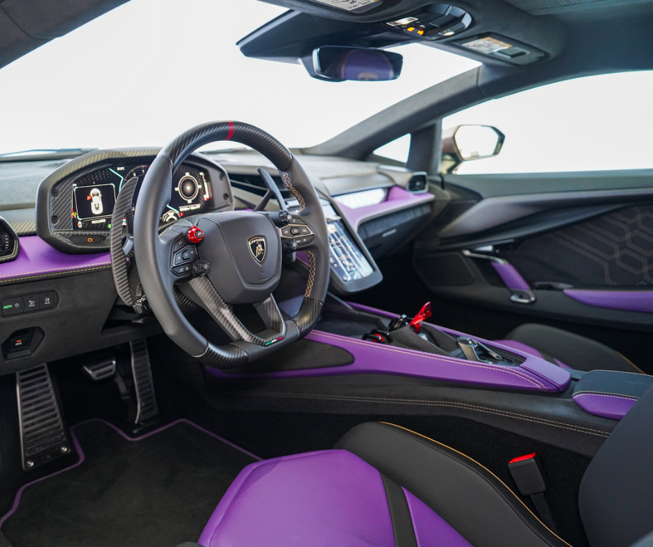 Lamborghini Evo interior