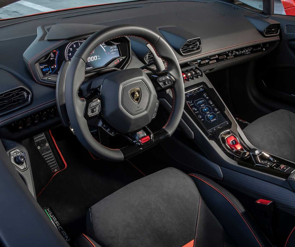 Lamborghini Huracán interior