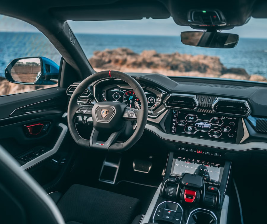Lamborghini Urus interior