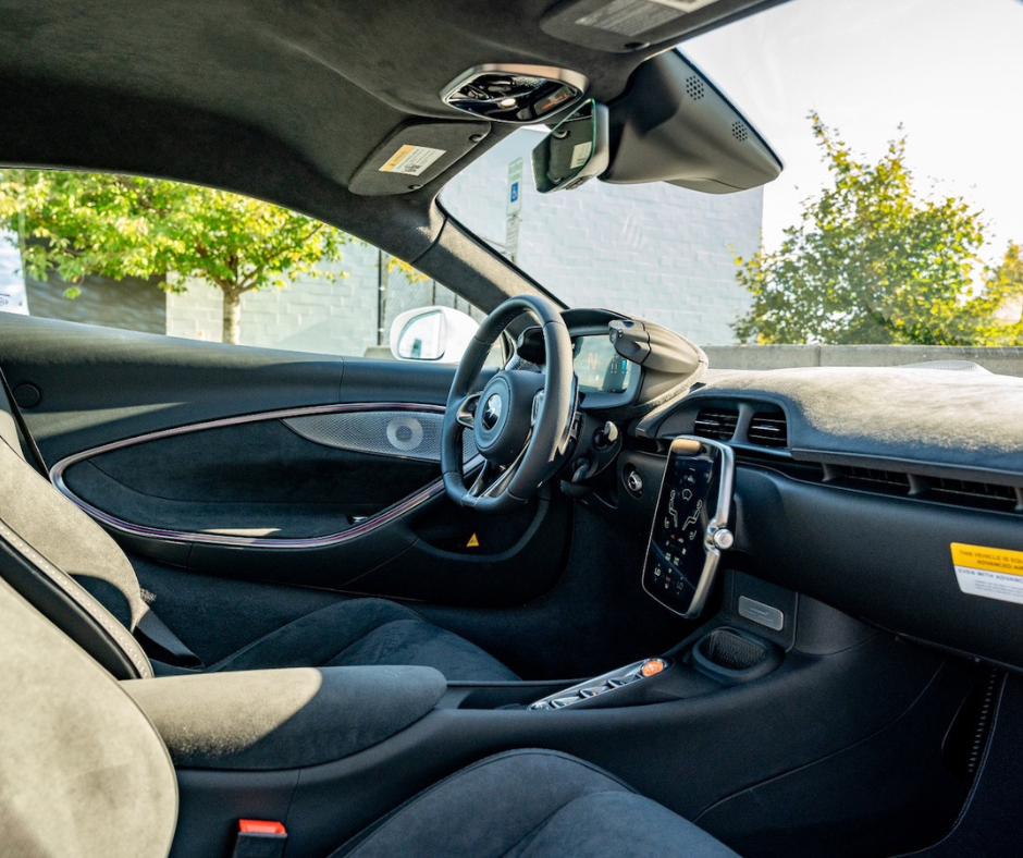 McLaren Artura interior